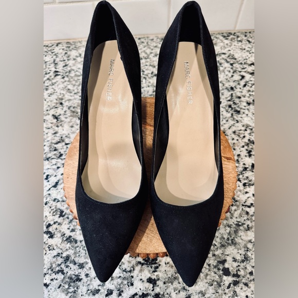 NWOB Marc Fisher Black Suede Pumps - Picture 2 of 5
